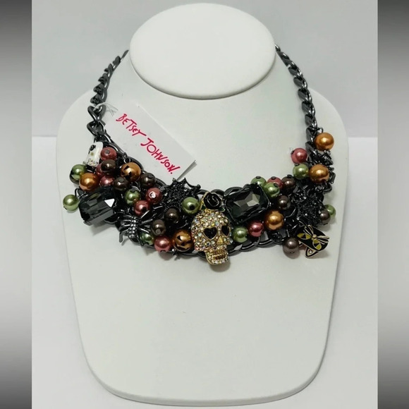 BETSEY JOHNSON Halloween 2023 Revival Retired Charm Statement Necklace NEW NWT - Picture 2 of 16